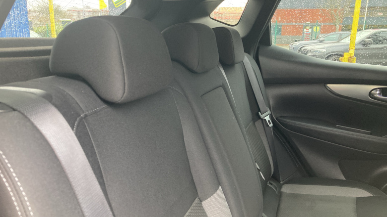 Nissan Qashqai 1.5 dCi 115 N-Connecta 5dr Diesel Hatchback